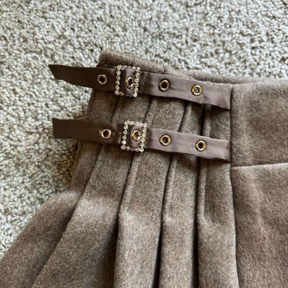 Mistress Rocks - Mid Rise Pinstripe Pleated Mini skirt - Picture 5 of 7